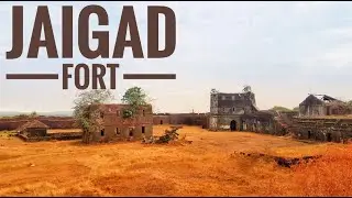 Jaigad fort| Coastal Road Trip | Royal Enfield Himalayan | Forts and beaches |