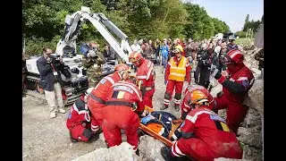 Demonstration of Search and Rescue robots by the ICARUS project
