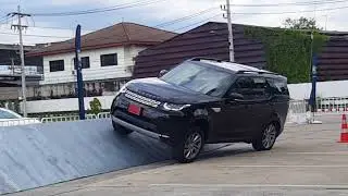 2017 Land Rover Discovery Small Crawling Test