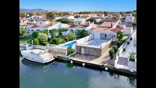 Empuriabrava – A Vendre Jolie villa amarre 12.5m, canal large, piscine, garage