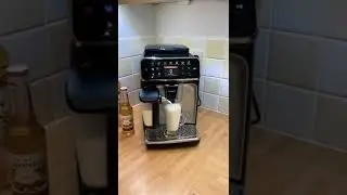 Philips 4300 - Making a Latte Macchiato