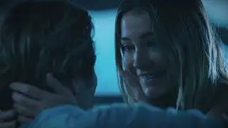 Сара Кэмерон и Джон Би [ шелкопряд-- Flёur ] Sarah Cameron and John B. внешние отмели| outer banks