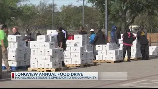 Longview Thanksgiving food drive helps more than 1,400 families with donations, volunteers