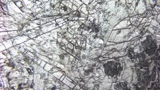 G&eacute;drite au microscope polarisant (LPNA)