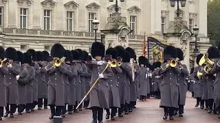 Band of the Grenadier Guards - Changing of the Guard