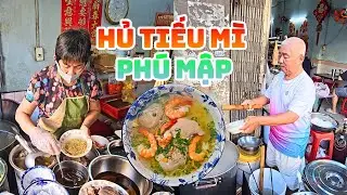 Ngon Quá Xá Hủ Tiếu Mì Tôm Cật tại Quán Hủ Tiếu Mì NGƯỜI HOA lâu năm Quận 11, Khách Tới Ăn Rất Đông.