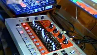 Roland EF-303 Feature Run Through and Full Audio Demo