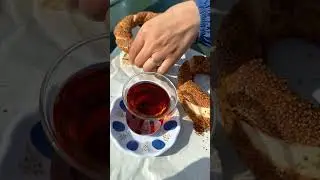 Monday Morning ❤️ #simit #cay #karper #istanbul #visitistanbul #travel #food #yum #love #satisfying