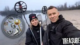 Поиск с металлоискателем  &mdash; нашли золото и серебро возле озера!