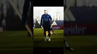 Messi takes it casual 😎 👌 Collecting Footballrs [ 4 - 1000 ]