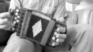 Demo of Castignari 6+2 mini accordion