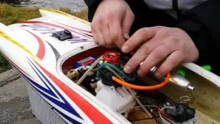 Анатолий и его лодка Joysway Wildcat + нитро ДВС