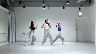 ETA- NEW JEANS [MIRROR]  3 MEMBERS