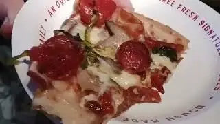 США.Продукты и покупатели в трусах.Пицца и Буфет.