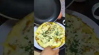 yummy breakfast cheese chicken bread Omelette pizza # viral #germany #food #viral #cooking