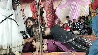 तीन बुद डारा होई गवा गैहरवा विडियो को सब्सक्राइब करें और साथ ही साथ बैल आइकन को जरूर दबाए क्योंकि नई
