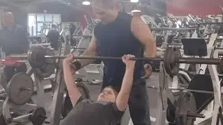 Teaching my 12 year old son how to incline bench press 💪🔥 #subscribe #motivation #benchpress #power 