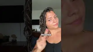 No scrunch method on curly hair | remove water without scrunching #curlyhairroutine #noscrunchmethod
