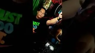 DJ Emmo Belize....Tun up di place🔥🔥💯💯💯🎉🎆🎆🍺@Bambooze beach bar & Grill....@cayecaulkerbelize6037