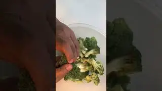🔪 🥦 How to cut Broccoli florets kitchen Knife vegetable cutting Skills #goldie #shorts