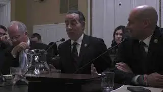 Джейми Раскин дает показания перед комитетом по регламенту Палаты представителей.
