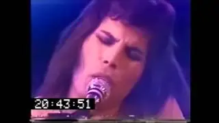 QUEEN   Bohemian Rhapsody & Killer Queen   live london 1976