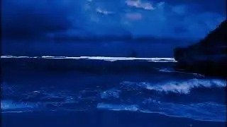 Nighttime Ocean Waves under Unique Rocky Cliff&ndash; Gentle Sea Ambience for Sleep, Focus or Deep Relax