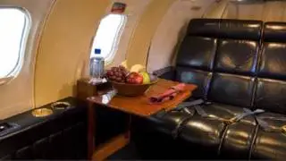 Aerostore Learjet 25DFor sale.wmv
