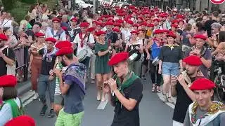 Paso de Jaizkibel Konpainia por San Kristobal Plaza en el tercer ensayo de 2022