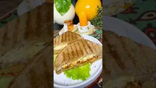 Mashed potato Chilli oil sandwich . #viral #food #trendingshorts #fyp #1mviewers #goviral #cooking