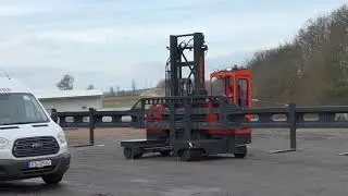 DIMOS DMS 60 Elektro-Mehrwege-Seitenstapler mit aufnehmbarer Gabelträgerverlängerung