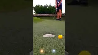 I love playing a golf ⛳#playinggolf it's exercise #puttinggreen #golffruit😅