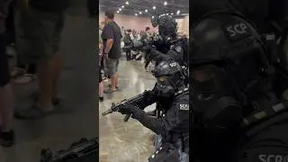 Knifethrower vs S.W.A.T