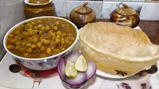 Chhole Bhature 😋🥳 #chholebhature #trending #food #chhole #bhature #indianfood #fastfood #kitchen 