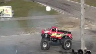 Monster Truck  2009-09-07  Raceway Park Shakopee