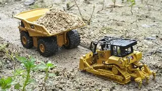 Starting New Project​ Mini Cat Biggest 797F  Dump Truck Spreading Gravel  For Building Road