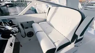 2023 World Cat 400 DC &ndash; Luxury Dual Console Power Cat w/ Twin Yamaha 425s | Mashpee, MA