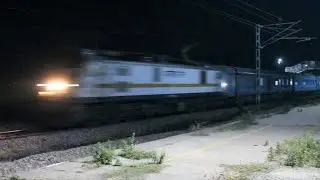 High-speed Nawab Lucknow Shatabdi breaks the silence of Ajaibpur with continuous honking show
