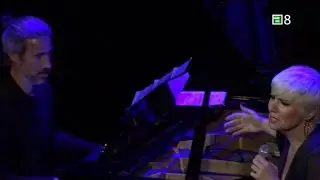 Pasion Vega - Lejos de Lisboa (en directo, Teatro Filarmonica - Oviedo, 13.05.2022)