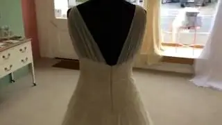 Bridal Reloved Street wedding dress by Naomi Neoh www.bridalreloved.co.uk