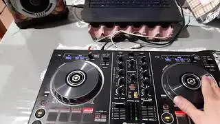 Brincando com a Controladora DDJ RB - DJ DISCOTECANDO
