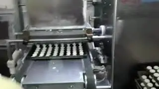 Cookies dropping machine