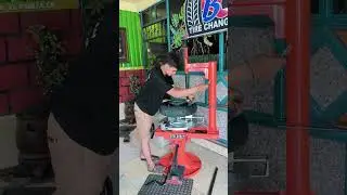 cara buka ban motor Nmax || BCT tire changer #shorts #alatbukaban #tirechangermanual #alatbengkel