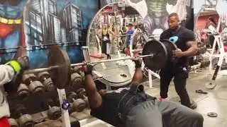 0-500 BENCH PRESS  w/ CT Fletcher At Iron Addicts Gym (Bench Press)