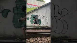 One the run graffiti #graffiti #graffitiart #art #streetart #tagging #spray #painting #artwork #arts