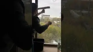 Как легко помыть стекло, обработанное полимером ClearShield