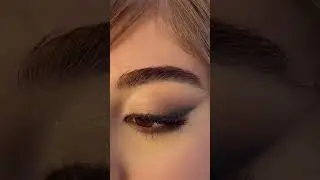 beautiful soft golden eye makeup 😍 #makeup #viral #easymakeup #partyideas #shorts #goldeneye
