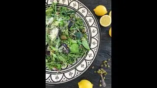 Rucolasalat med parmesanost, kapers & citrondressing