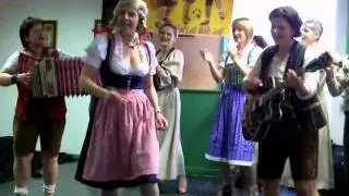 Die jungen Rodltaler (innen) LIVE beim Frauenfasching 2012