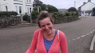 I'll never make it as a holiday letting agent! LIZARD CORNWALL BRUCEY BONUS!